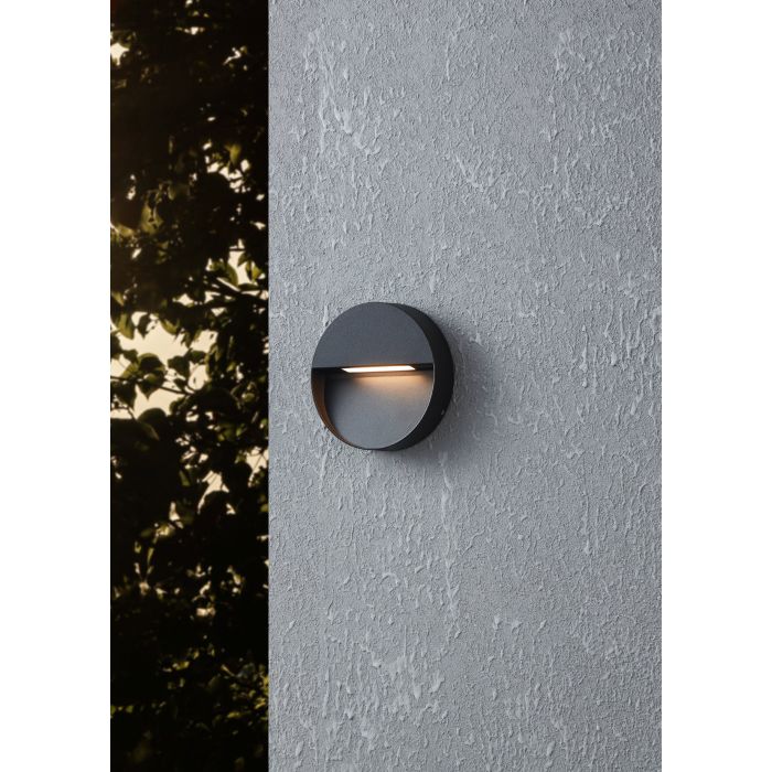 900888  MARUGGIO wall lamp in transparent acrylic and black aluminum.